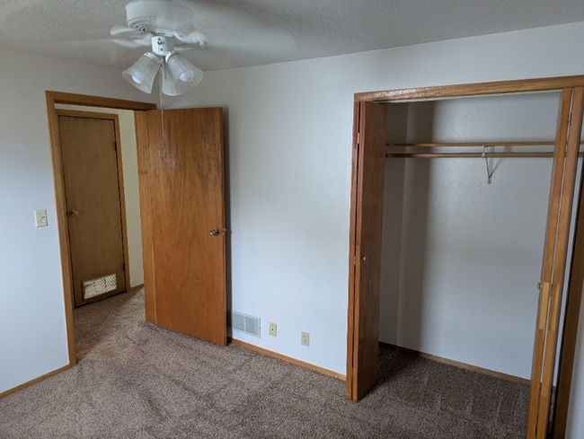 Building Photo - 426 Maple St