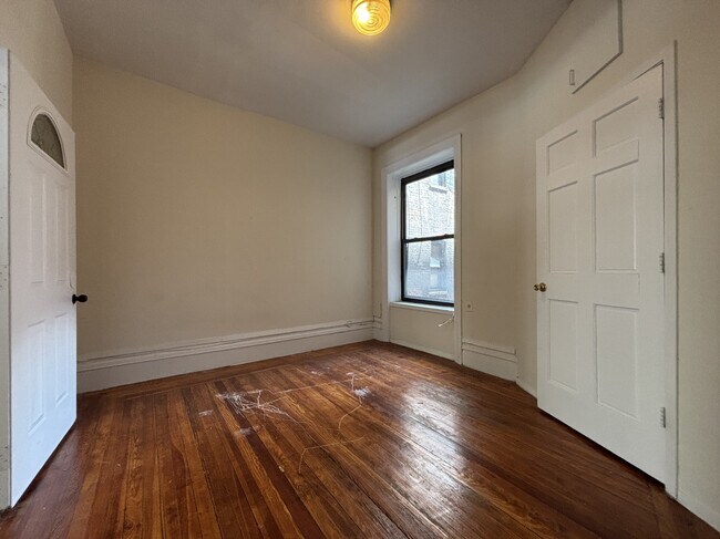 Building Photo - 182 Claremont Ave