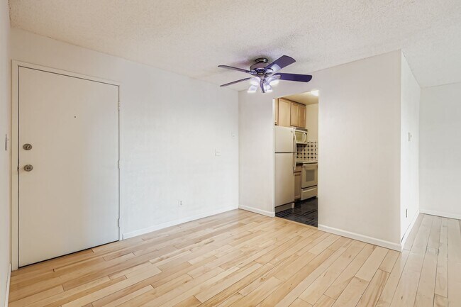 Foto del edificio - 1250 Golden Cir