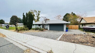 Building Photo - 1613 S Palouse Pl