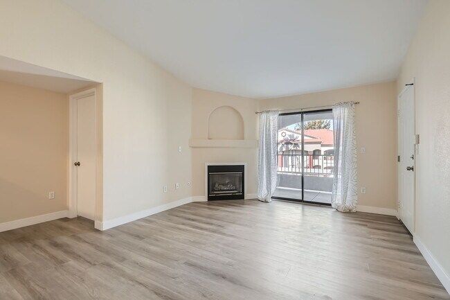 Foto del edificio - 950 Seven Hills Dr