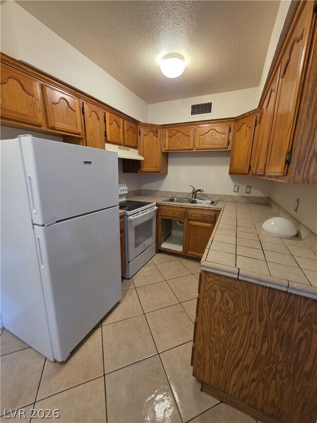 Foto del edificio - 412 W Monroe Ave