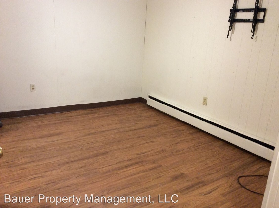 Building Photo - 824 3rd Ave W