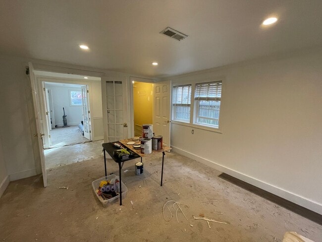 Foto del edificio - Lower Level to Charming 2 Bedroom Madison Valley!!