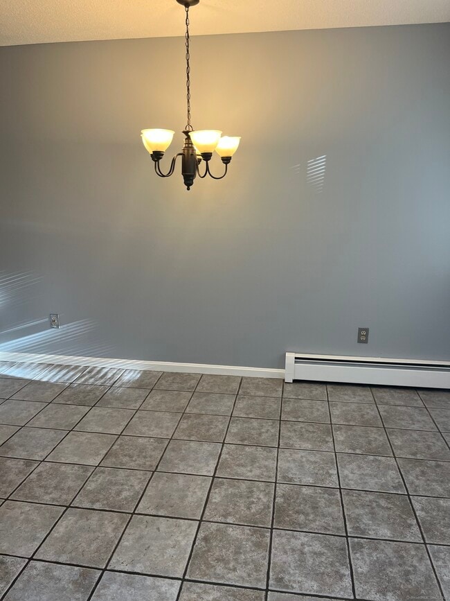 Building Photo - 67 Brentwood Dr