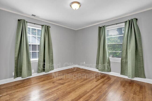 Foto del edificio - 112 S Greer St