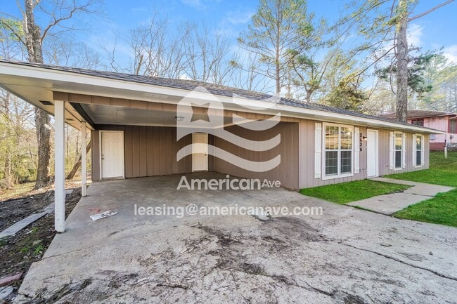Foto del edificio - 2636 Revere St