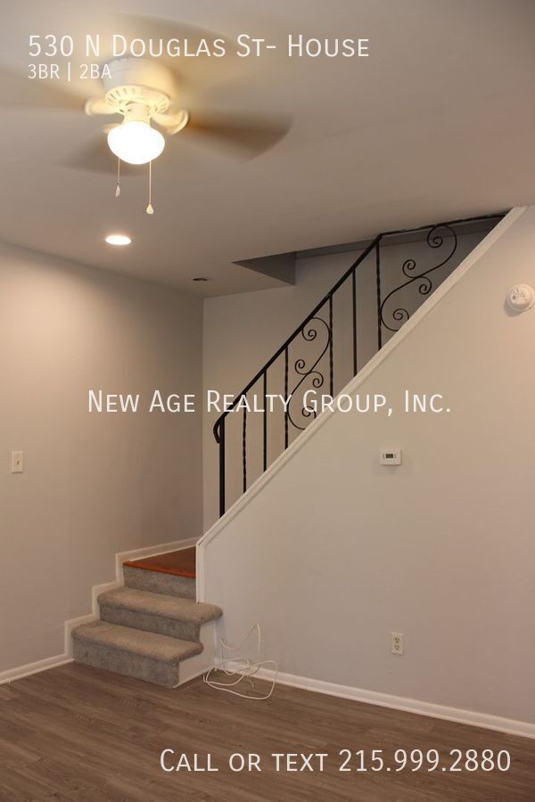 Foto del edificio - 530 N Douglas St