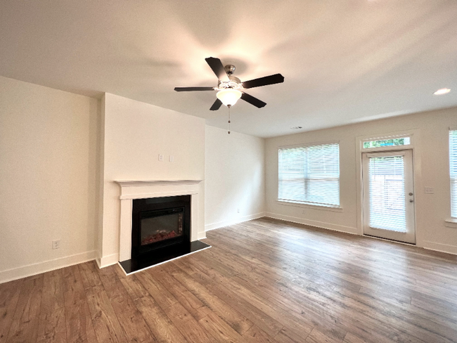Building Photo - 421 Auburn Crossing Dr