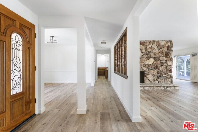 Foto del edificio - 3135 Dona Marta Dr