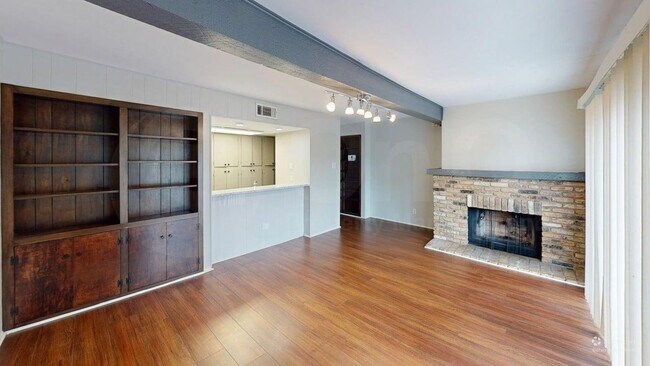 Building Photo - 6610 Eastridge Dr