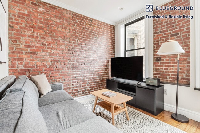 Building Photo - 221 Mott St