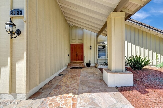 Building Photo - 2923 E Sierra Dr