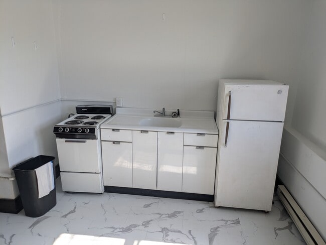 Building Photo - 235 Main St