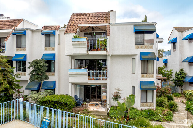 Building Photo - Pines of La Jolla