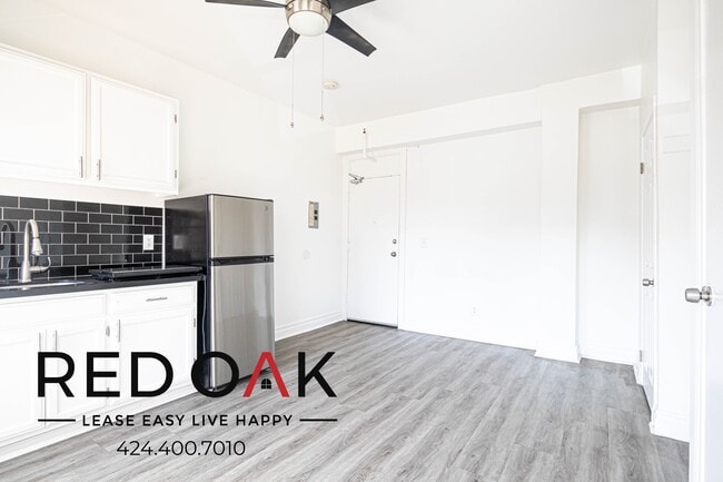 Foto del edificio - 744 Beacon Ave