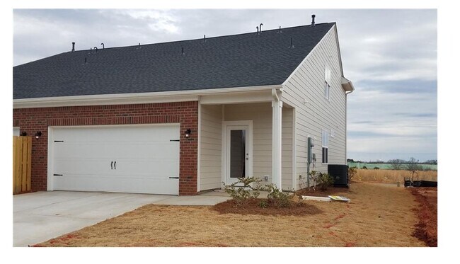 Building Photo - 215 Scenic Rd