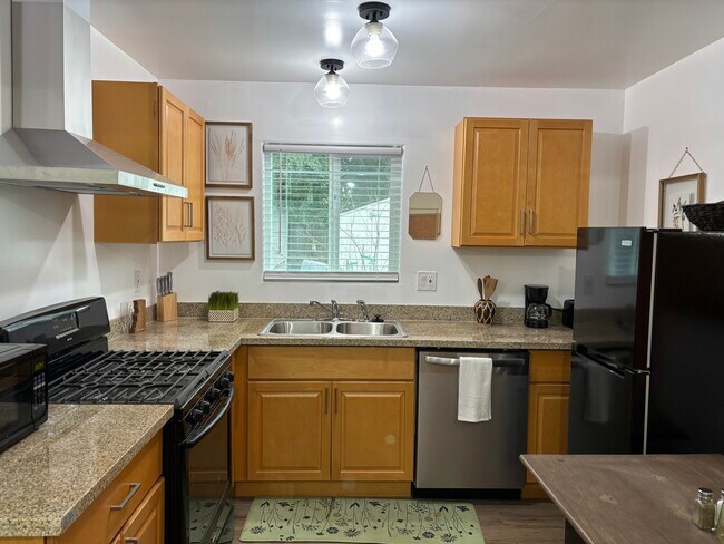 Foto del edificio - 329 E Mendocino Ave