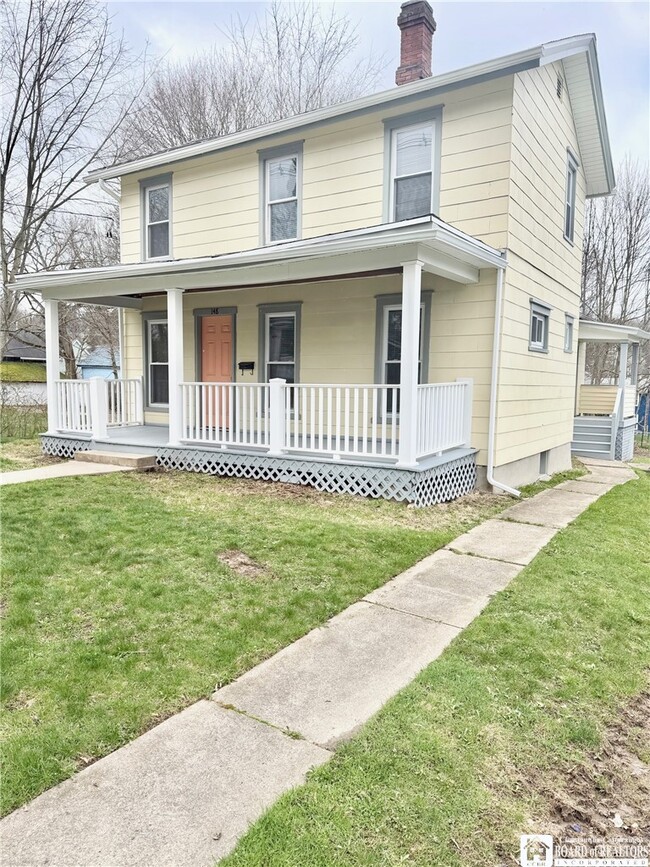 Building Photo - 148 Maple St