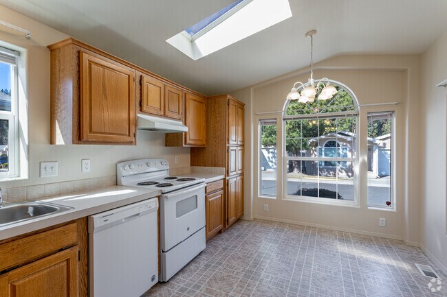 2HAB, 1BA - 900 ft² - Spring Creek Community