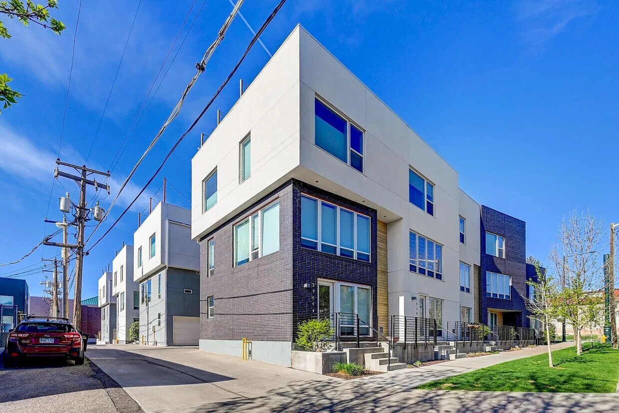 Photo - 3260 Federal Blvd (Denver, CO)