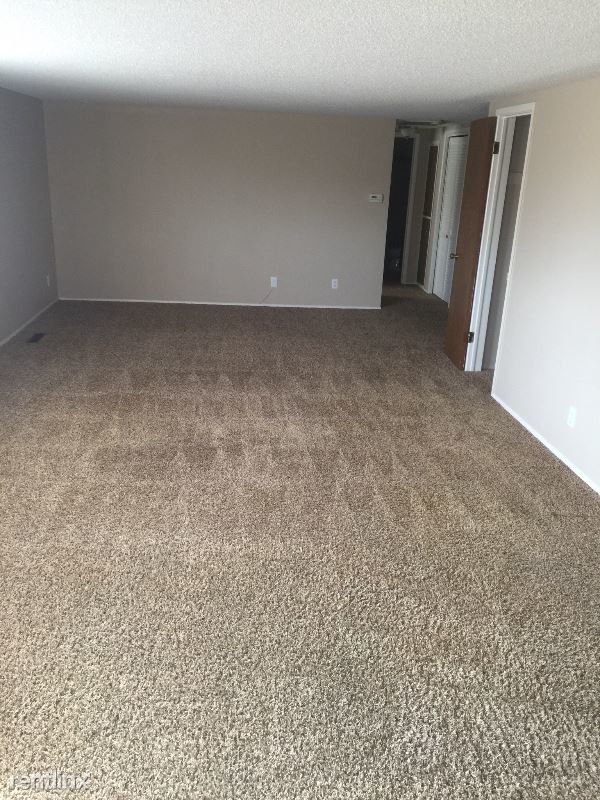 Building Photo - 1 br, 1 bath Apartment - 907 River Blvd.
