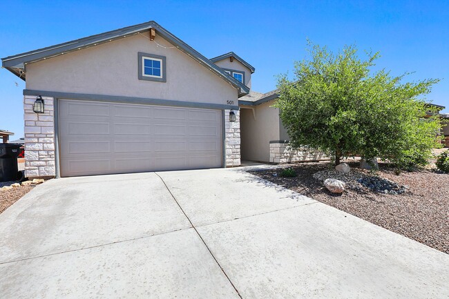 Building Photo - Beautiful 4 bedroom home with Solar Panels