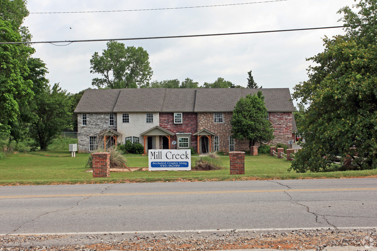 Building Photo - Mill Creek Town Homes