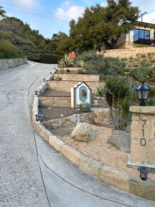 Building Photo - 710 Alameda Padre Serra