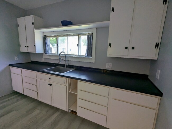 Foto del edificio - 413 N Maple St