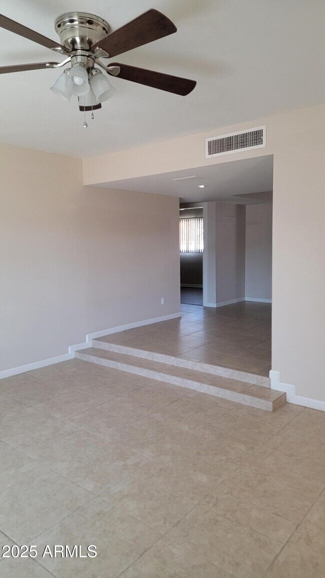 Building Photo - 1648 E Laguna Dr