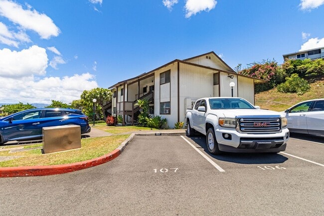 Building Photo - 2nd floor, 2 bedroom/1 bath/2 parking Town...