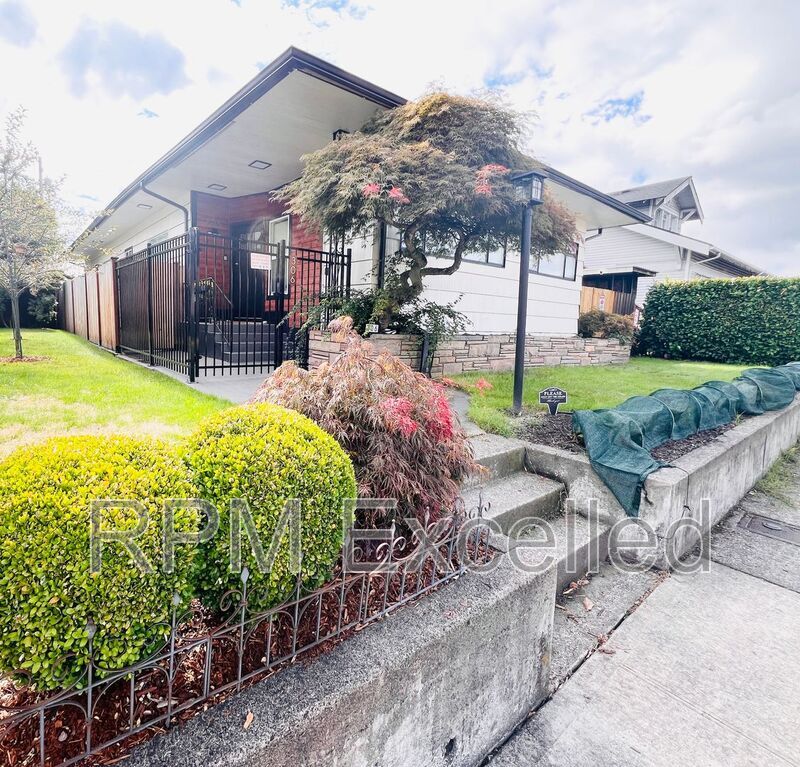 Foto principal - 306 4th St NE