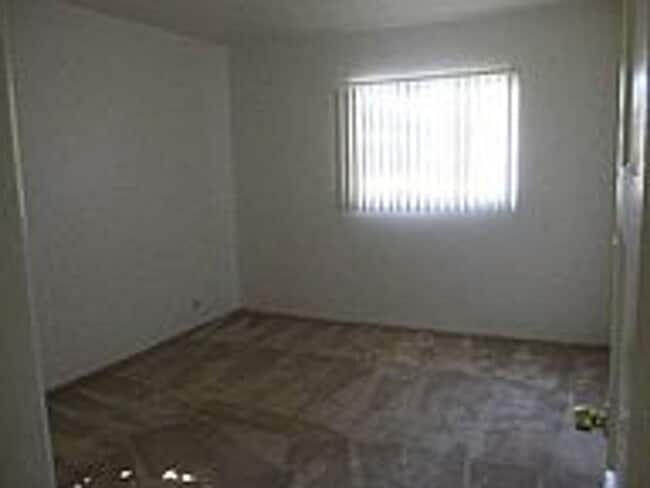 Building Photo - Charming 4-Bedroom Home in Hudson Park – Lush Landscaping!