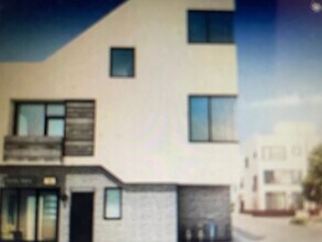 Building Photo - 4515 Hazel Ln
