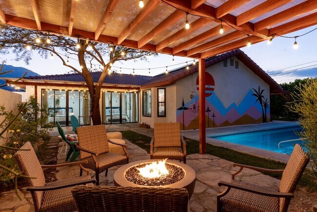 Building Photo - Beautiful fully furnished 3 bedroom home in Palm Springs (Monthly Only - No Long Term)