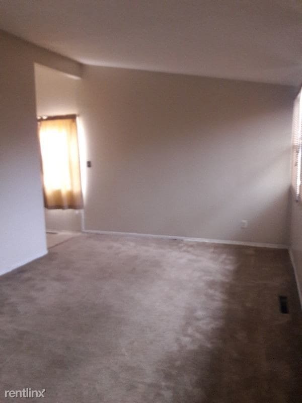 Building Photo - 3 br, 1 bath House - 3817 Fernside rd