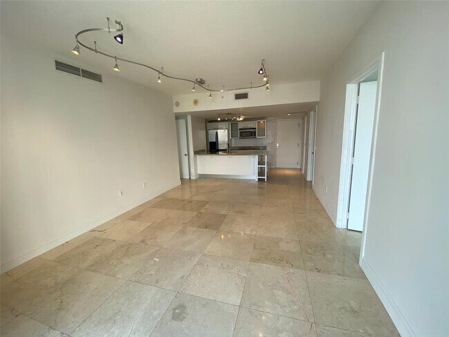 Foto del edificio - 185 SW 7th St