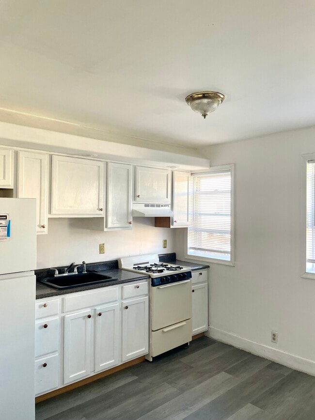 Building Photo - 137 N 57th St