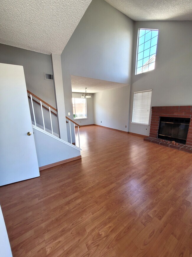 Building Photo - 5475 Alamo Ter