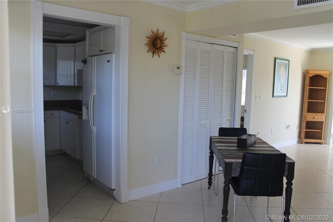 Foto del edificio - 3948 NE 169th St