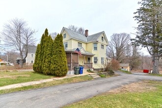 Building Photo - 781 Main St