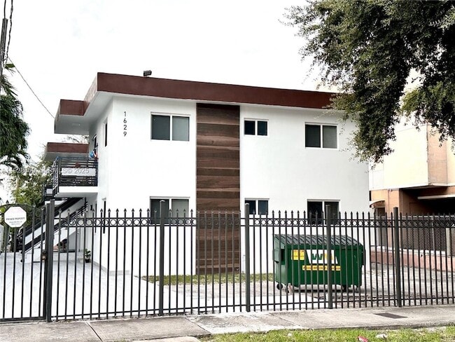 Building Photo - 1629 SW 3rd St