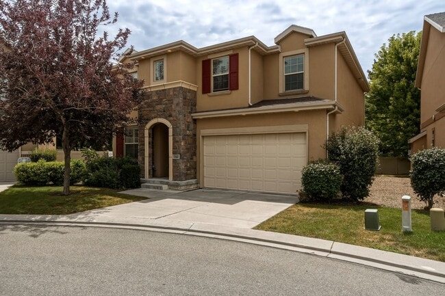 Quiet & Spacious 4 Bed Holladay Home – Walk-In Closets & Big Backyard!!! - Quiet & Spacious 4 Bed Holladay Home – Walk-In Closets & Big Backyard!!!