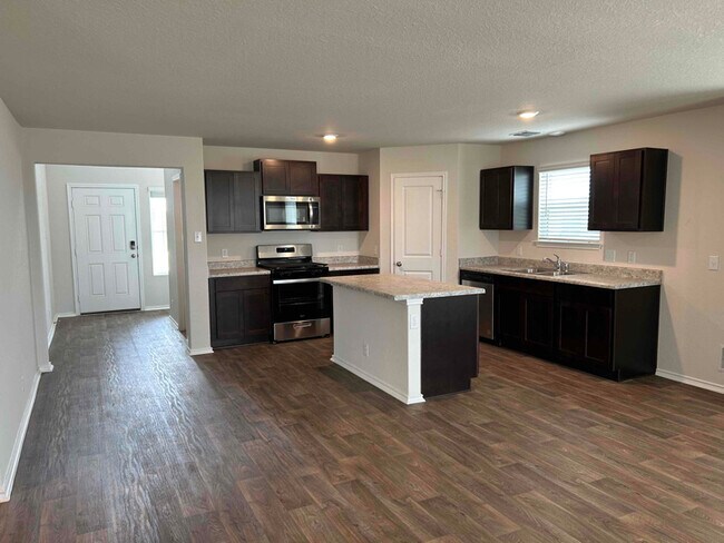 Building Photo - 13708 Grapeland Gap