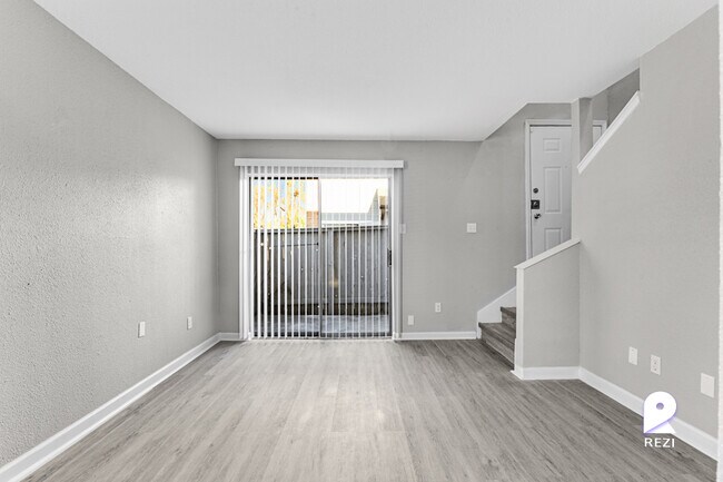Building Photo - 13100 Stonefield Dr