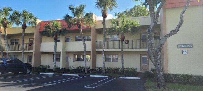 Foto del edificio - 2800 Fiore Way