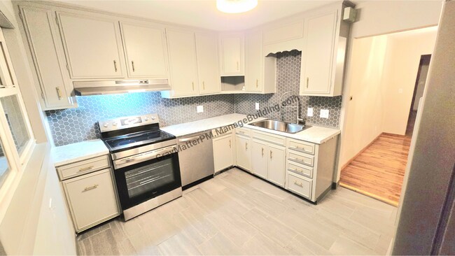 Foto del edificio - 738 E 35th St