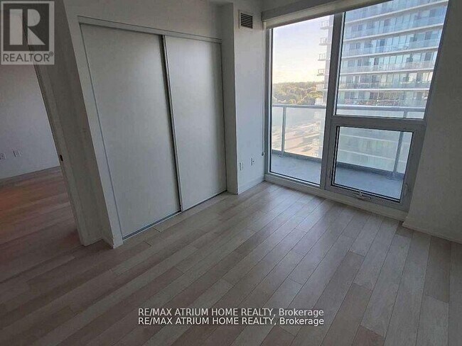 Building Photo - 117-1117 McMahon Dr