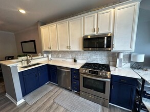 Building Photo - 43920 Hickory Corner Terrace